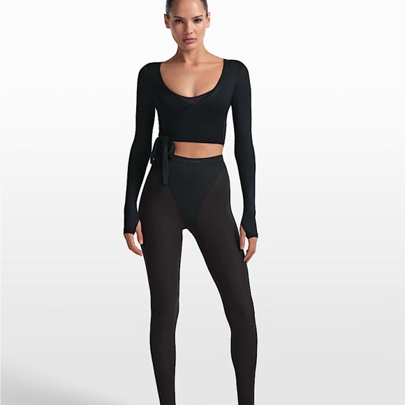 NikeSKIMS Stretch Knit Long-Sleeve Wrap Top - Picture 6 of 11